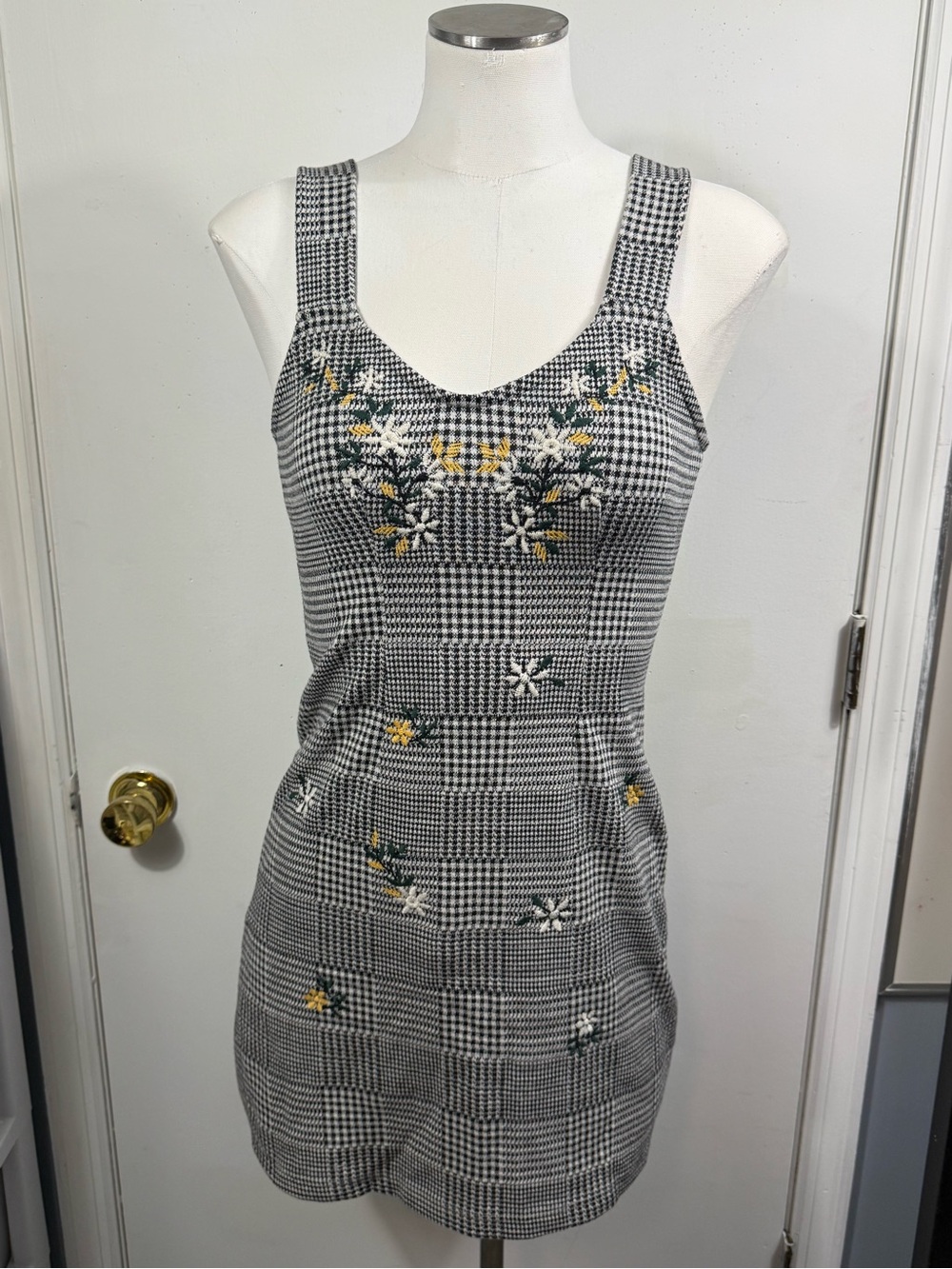 TOPSHOP houndstooth print dress with floral embroidery size:4 stretch